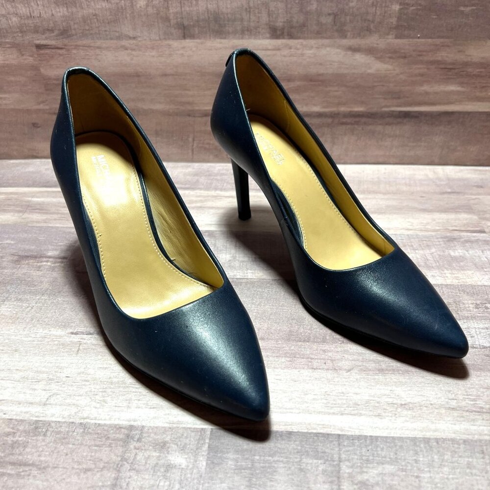 Michael Kors Women's Navy Blue Leather Pointed Toe Heels Size 6M
